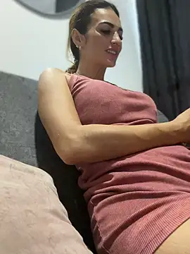 Snapshot of Samantha_bigboobs chatting on 05/02/26, 10:37 Samantha bigboobs online show from 05/02/26, 10:37