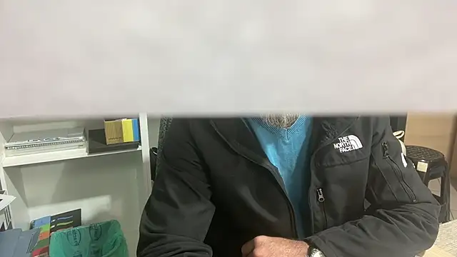 Snapshot of stefanosk chatting on 01/03/25, 10:09 stefanosk online show from 01/03/25, 10:09