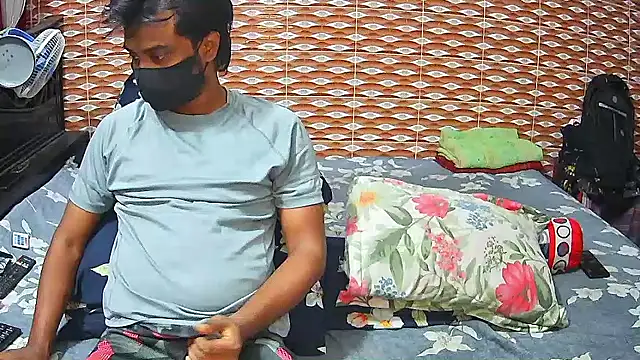 Hot Nila online show from 05/19/26, 09:15