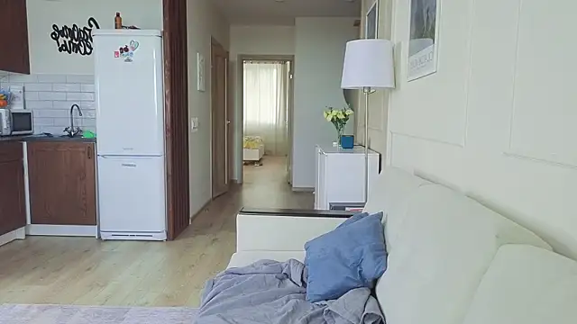 KristineEsme online show from 09/11/25, 11:32