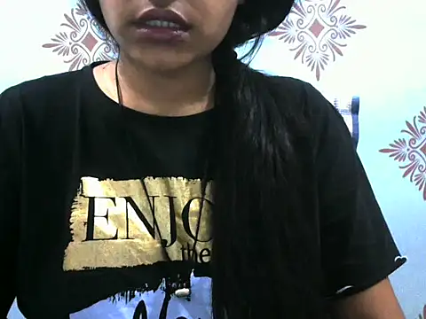Snapshot of Misha_Sweett chatting on 05/06/26, 02:00 Misha Sweett online show from 05/06/26, 02:00