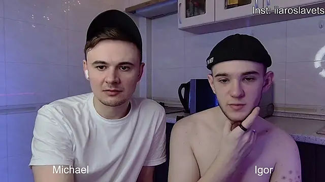 Snapshot of michael_sexdevil chatting on 01/11/25, 12:29 michael sexdevil online show from 01/11/25, 12:29
