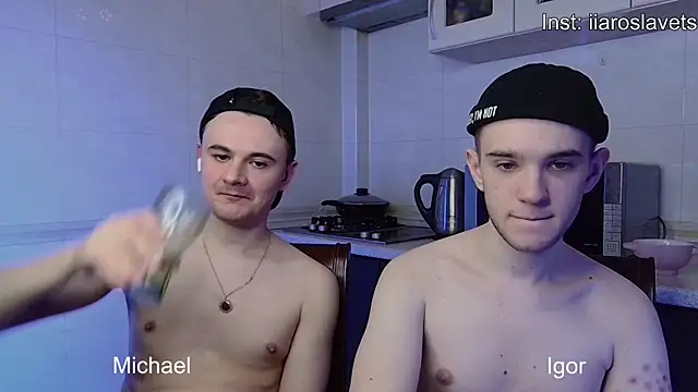Snapshot of michael_sexdevil chatting on 01/21/25, 06:45 michael sexdevil online show from 01/21/25, 06:45