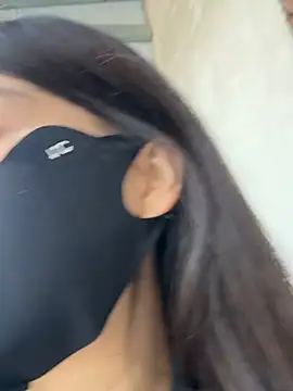 SSSniang- online show from 04/18/26, 12:14