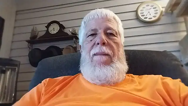 Snapshot of Futura_intx chatting on 06/04/26, 10:38 Futura intx online show from 06/04/26, 10:38