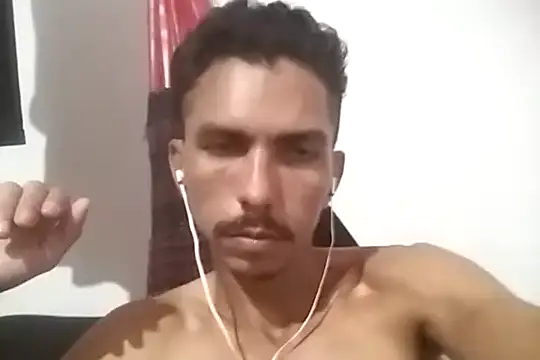 MagrinhoSaradoo online show from 02/22/25, 01:02