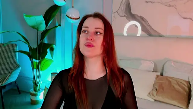 Snapshot of EllieGarson chatting on 02/04/26, 05:08 EllieGarson online show from 02/04/26, 05:08