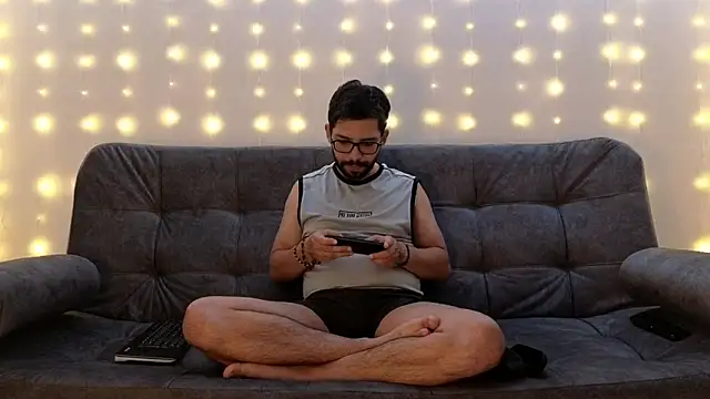 Snapshot of ErickBrant chatting on 03/15/25, 11:06 ErickBrant online show from 03/15/25, 11:06