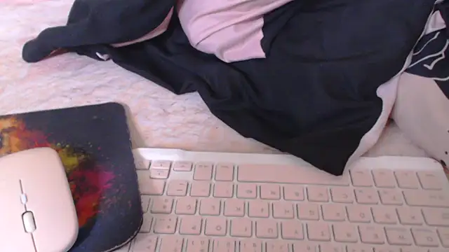 loirascorpio online show from 11/19/25, 01:22