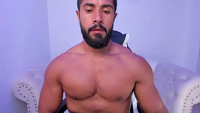 Snapshot of Santiago_huntt chatting on 10/07/25, 10:51 Santiago huntt online show from 10/07/25, 10:51