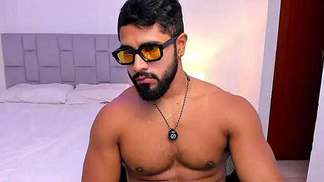 Santiago huntt online show from 04/18/26, 01:15