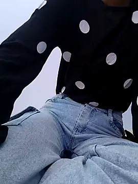 Snapshot of Barbie_183 chatting on 03/06/25, 04:41 Barbie 183 online show from 03/06/25, 04:41