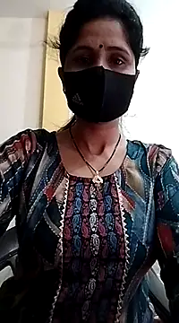 Snapshot of priyancyfun chatting on 02/05/25, 06:13 priyancyfun online show from 02/05/25, 06:13