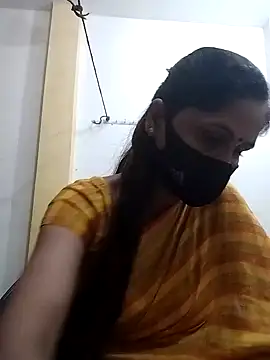 Snapshot of priyancyfun chatting on 02/10/25, 01:01 priyancyfun online show from 02/10/25, 01:01