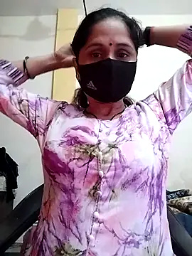 Snapshot of priyancyfun chatting on 02/11/25, 08:58 priyancyfun online show from 02/11/25, 08:58