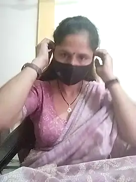 Snapshot of priyancyfun chatting on 02/19/25, 08:44 priyancyfun online show from 02/19/25, 08:44