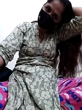 Snapshot of priyancyfun chatting on 02/21/25, 12:28 priyancyfun online show from 02/21/25, 12:28