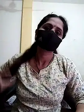 Snapshot of priyancyfun chatting on 02/25/25, 09:09 priyancyfun online show from 02/25/25, 09:09