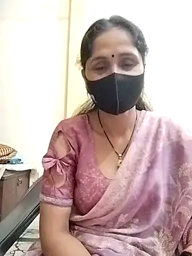 Snapshot of priyancyfun chatting on 03/04/25, 12:01 priyancyfun online show from 03/04/25, 12:01