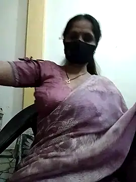 Snapshot of priyancyfun chatting on 03/04/25, 04:41 priyancyfun online show from 03/04/25, 04:41