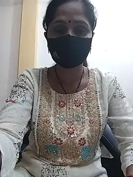 Snapshot of priyancyfun chatting on 03/11/25, 07:37 priyancyfun online show from 03/11/25, 07:37