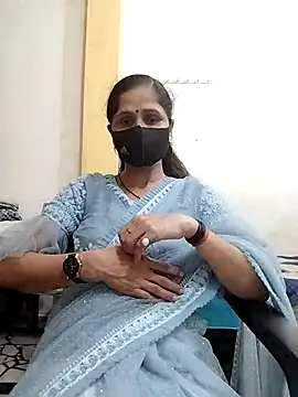 Snapshot of priyancyfun chatting on 03/12/25, 04:35 priyancyfun online show from 03/12/25, 04:35