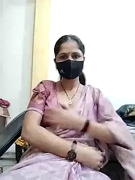 Snapshot of priyancyfun chatting on 03/18/25, 10:58 priyancyfun online show from 03/18/25, 10:58