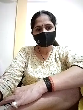 Snapshot of priyancyfun chatting on 03/19/25, 09:27 priyancyfun online show from 03/19/25, 09:27