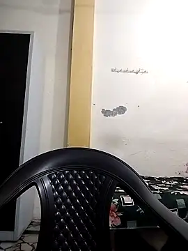 Snapshot of priyancyfun chatting on 10/05/25, 04:38 priyancyfun online show from 10/05/25, 04:38