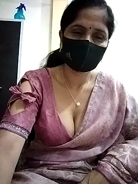 Snapshot of priyancyfun chatting on 10/14/25, 01:50 priyancyfun online show from 10/14/25, 01:50