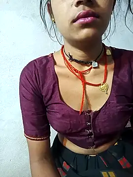 Snapshot of Amaya_Bajwa chatting on 03/11/25, 10:09 Amaya Bajwa online show from 03/11/25, 10:09