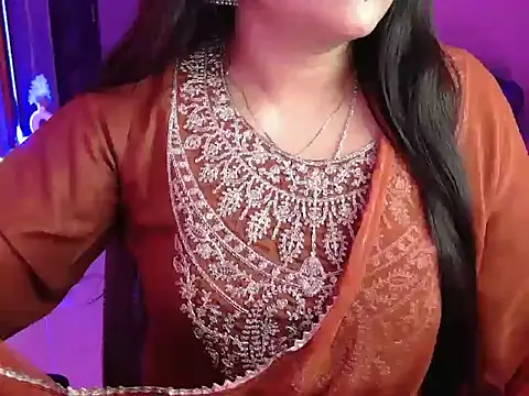 Snapshot of Mitikaa chatting on 09/22/25, 03:14 Mitikaa online show from 09/22/25, 03:14
