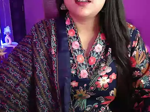 Snapshot of Mitikaa chatting on 09/25/25, 02:21 Mitikaa online show from 09/25/25, 02:21