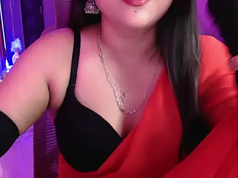 Snapshot of Mitikaa chatting on 09/26/25, 02:10 Mitikaa online show from 09/26/25, 02:10