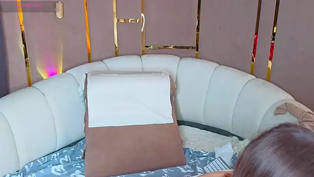 emilytrays online show from 06/29/26, 10:59