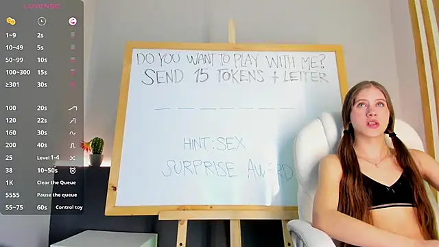 sara  jones gh online show from 02/19/25, 10:42