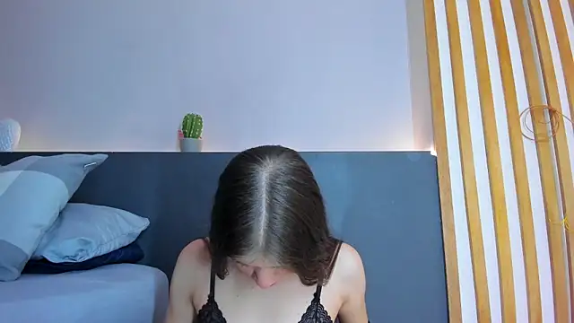 sara  jones gh online show from 09/18/25, 11:45