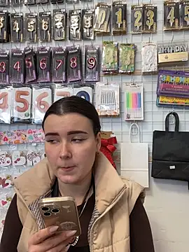 mewKate online show from 04/14/26, 08:09