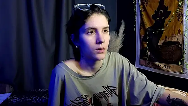 Snapshot of Hyeon_Jin chatting on 02/03/25, 12:47 Hyeon Jin online show from 02/03/25, 12:47