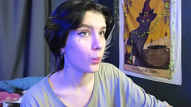 Snapshot of Hyeon_Jin chatting on 02/07/25, 09:37 Hyeon Jin online show from 02/07/25, 09:37