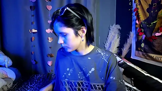 Snapshot of Hyeon_Jin chatting on 02/23/25, 08:55 Hyeon Jin online show from 02/23/25, 08:55