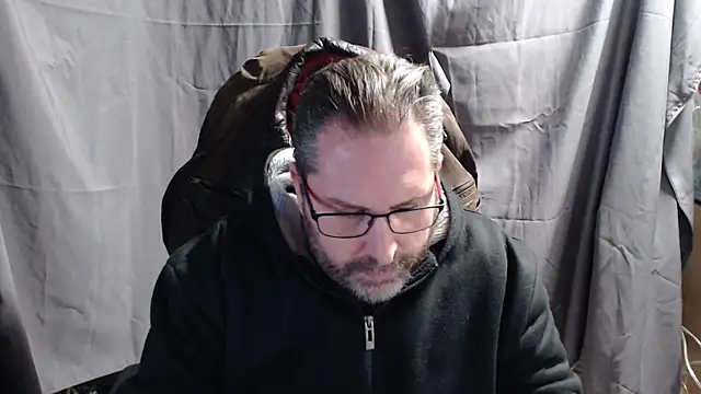 Streamlove77 online show from 02/05/25, 03:52