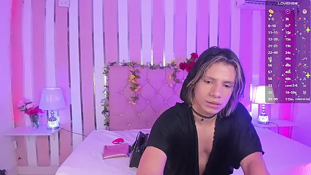 TylerBloom online show from 09/26/25, 12:42