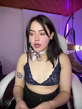 Snapshot of Camila_pinkk chatting on 04/30/26, 01:28 Camila pinkk online show from 04/30/26, 01:28