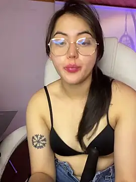 Snapshot of Camila_pinkk chatting on 05/12/26, 01:41 Camila pinkk online show from 05/12/26, 01:41