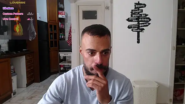 Snapshot of todddantes25 chatting on 02/28/25, 02:53 todddantes25 online show from 02/28/25, 02:53