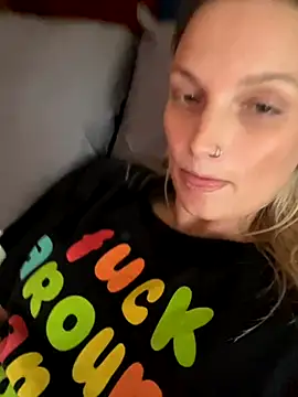 justpeachybaby online show from 09/30/25, 08:58