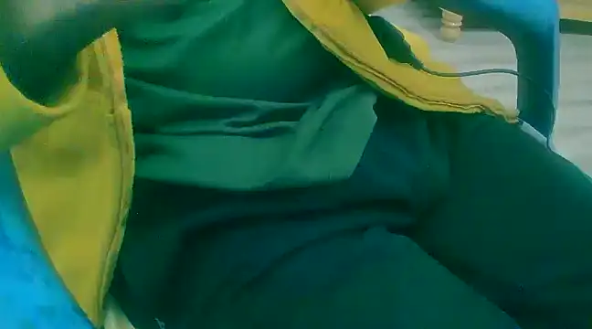 Snapshot of chandni89 chatting on 01/11/25, 04:25 chandni89 online show from 01/11/25, 04:25