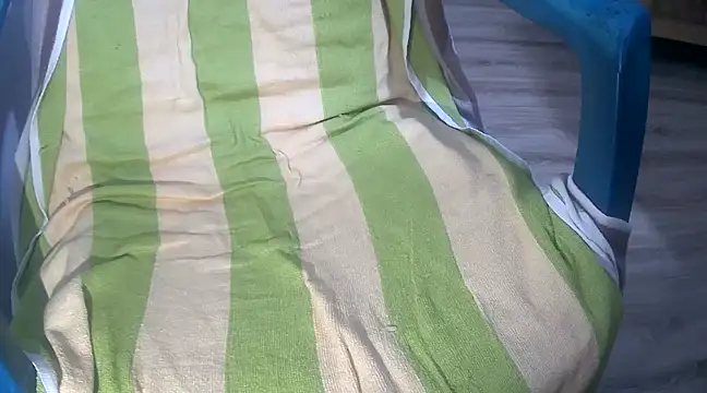 Snapshot of chandni89 chatting on 01/23/25, 04:15 chandni89 online show from 01/23/25, 04:15