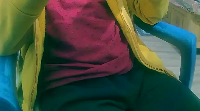 Snapshot of chandni89 chatting on 01/24/25, 04:17 chandni89 online show from 01/24/25, 04:17